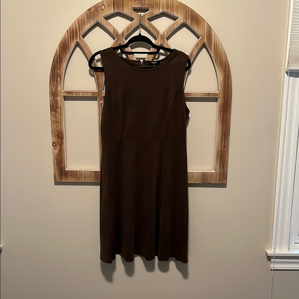 Elegant Brown Sleeveless Dress